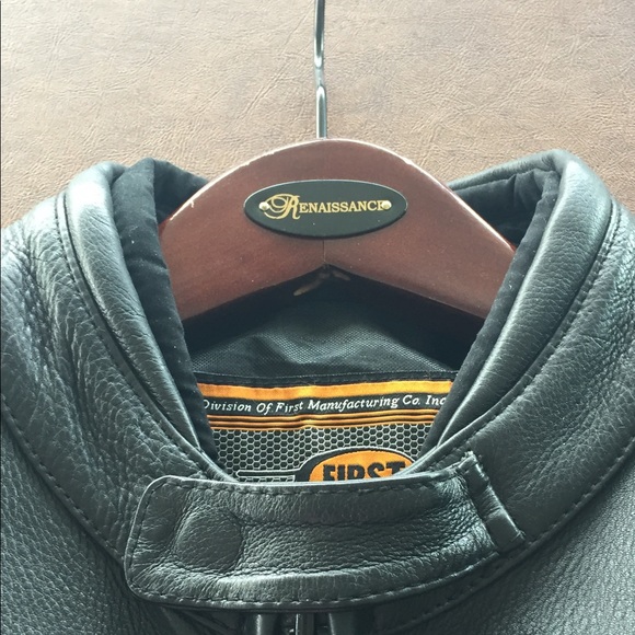 Men’s Leather Motorcycle Jacket-Worn 3x-Looks New - Picture 4 of 10